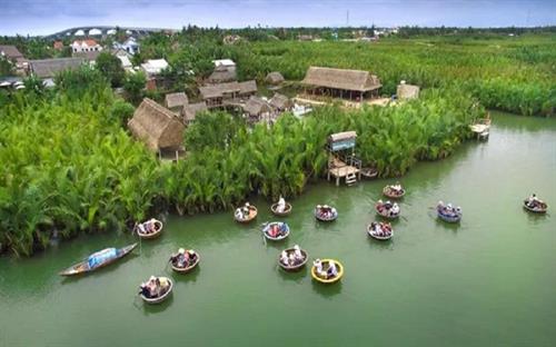 Instructions on how to move to Bay Mau coconut forest in the most detail