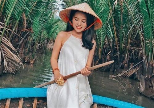Experience traveling to Bay Mau Coconut Forest as detailed as a native