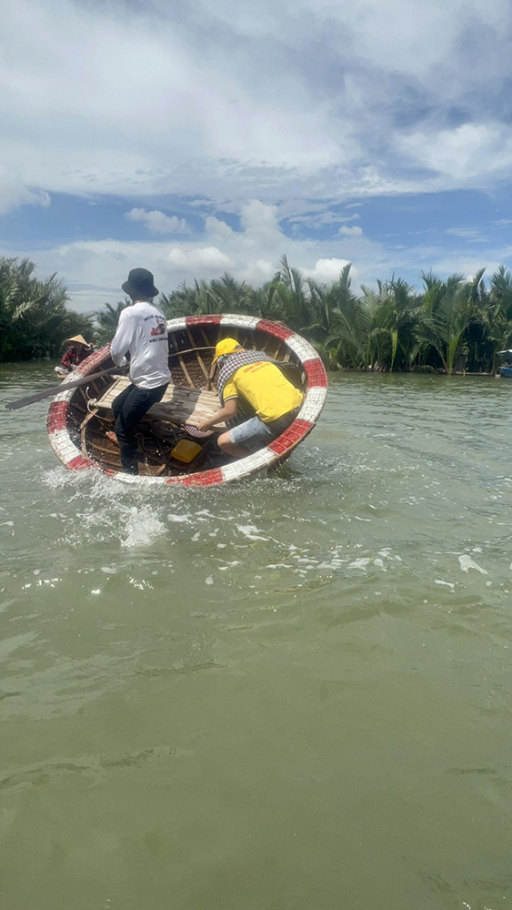 Tham gia nhiều hoạt động vui chơi hấp dẫn khi tới khu du lịch Bảy Mẫu